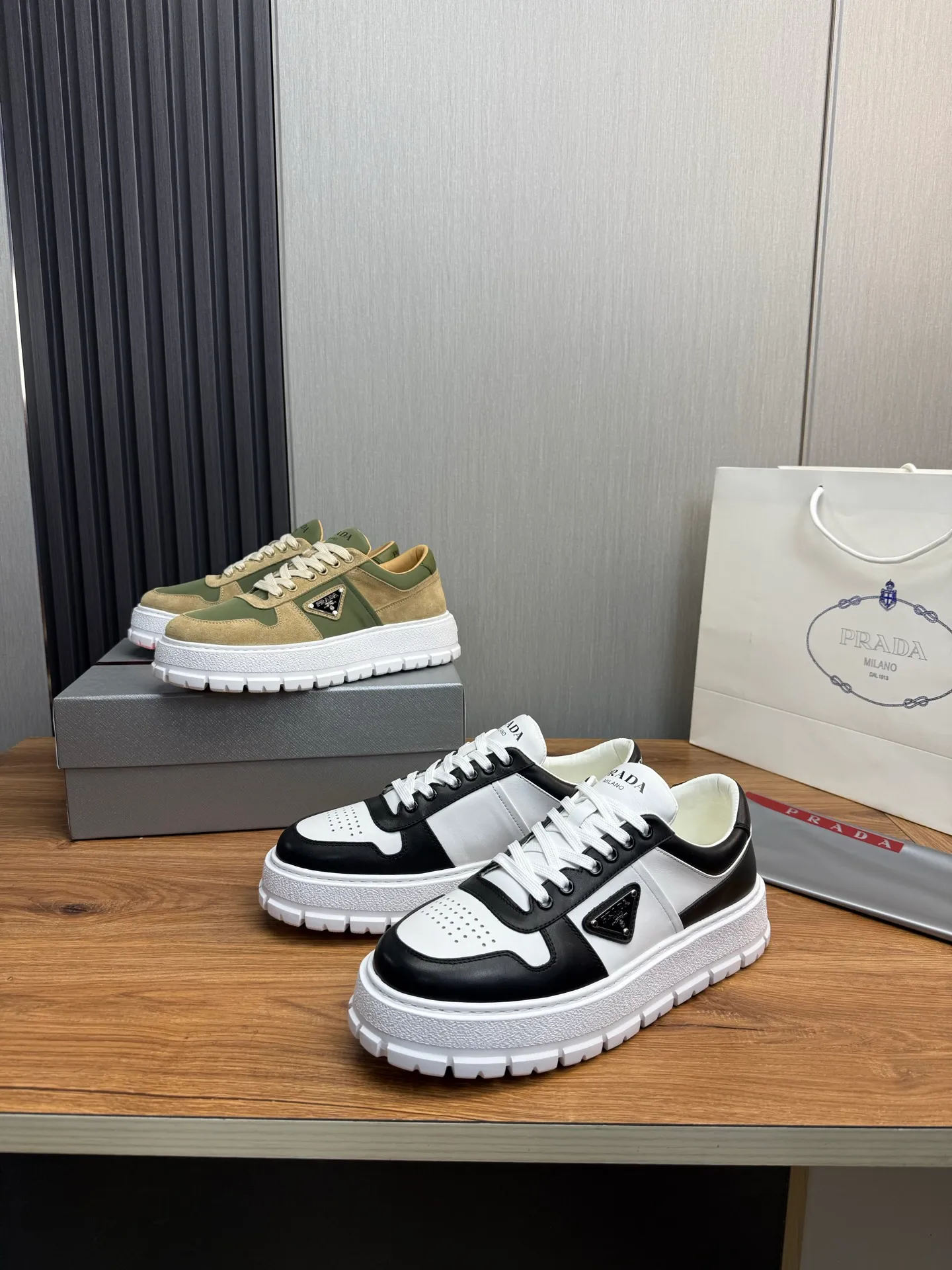 Men's shoes 💰620💰 [PRADA] Autumn and winter hot men's shoes are shipped 👏Official website synchronized ⬆️Original fly-woven cowhide fabric + cowhide lining, 1⃣️:1⃣️reproduction, original sole, 38-45 (45. Customized, non-refundable)